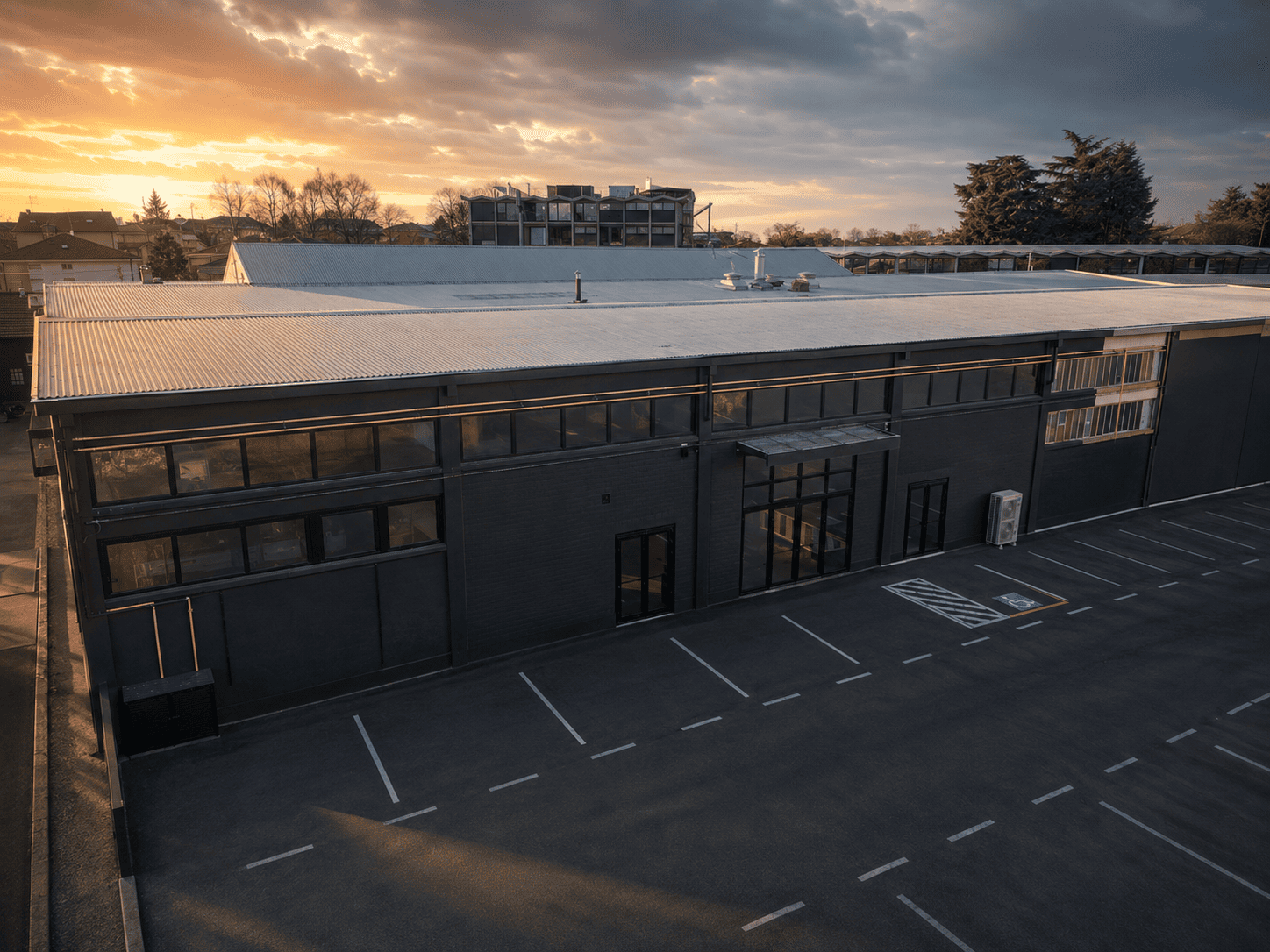 The Hub laterale